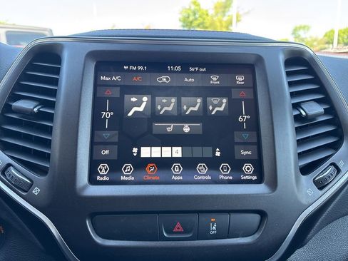 Used 2022 Jeep Cherokee Trailhawk w/ Comfort/Convenience Group AWD/4WD image 62