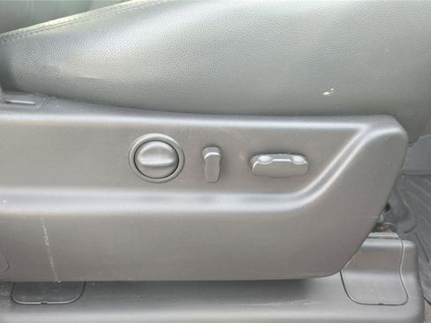 Used 2012 GMC Yukon SLT w/ Regional Value Package image 20