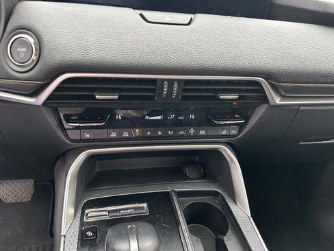Certified 2025 MAZDA CX-70 Plug-In Hybrid w/ Premium Pkg image 16
