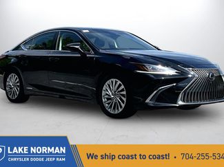 Used 2019 Lexus ES 300h w/ Accessory Package 2 FWD video 1