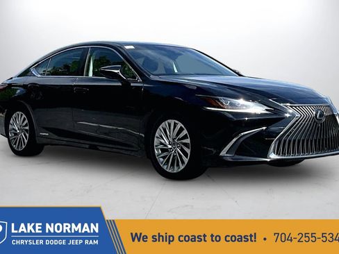 Used 2019 Lexus ES 300h w/ Accessory Package 2 FWD image 1