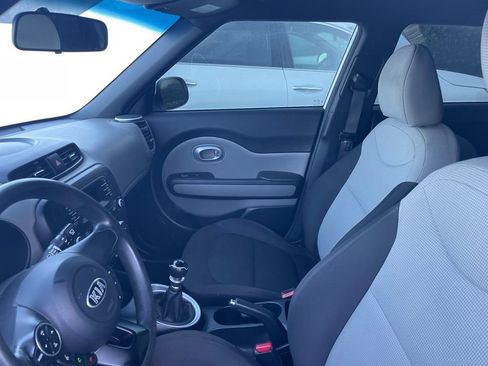 Used 2015 Kia Soul FWD image 6