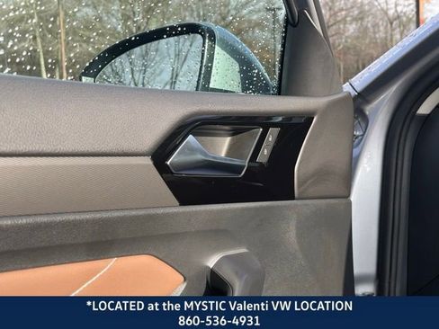 Certified 2025 Volkswagen Jetta SEL image 32