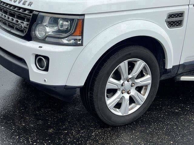 Used 2016 Land Rover LR4 HSE AWD/4WD image 9