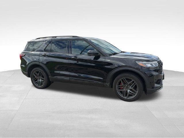 Used 2025 Ford Explorer ST-Line w/ Premium Package AWD/4WD image 3