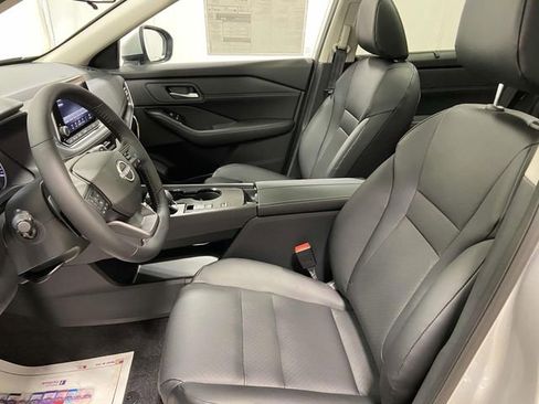 New 2025 Nissan Rogue SV w/ SV Premium Package FWD image 14