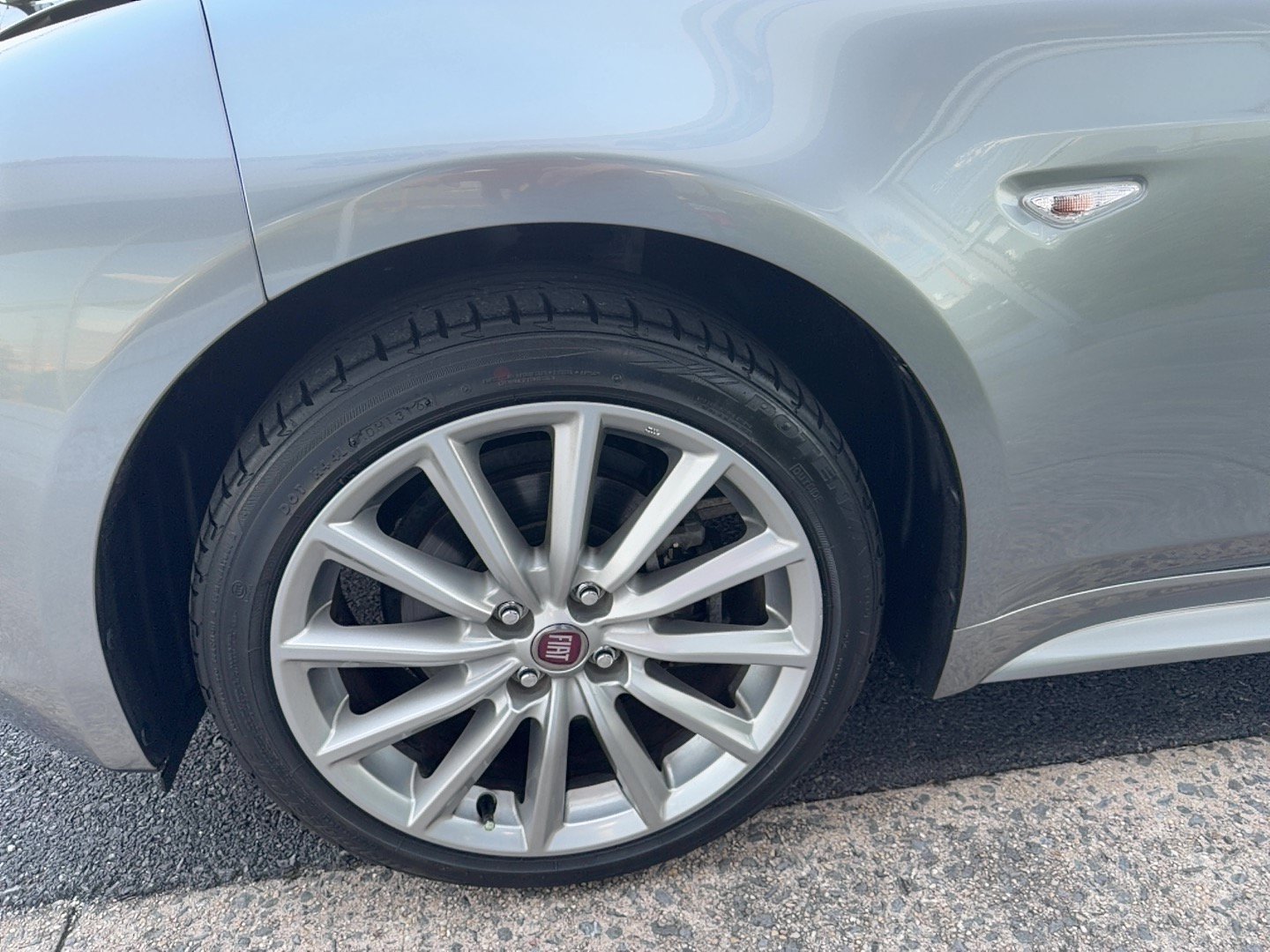 Used 2017 FIAT 124 Spider Lusso RWD image 24
