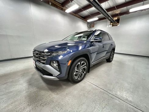 Used 2025 Hyundai Tucson Limited AWD/4WD image 4
