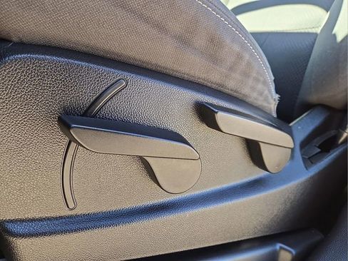 Used 2015 Chevrolet Silverado 1500 LT image 21