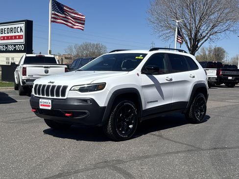 Used 2022 Jeep Cherokee Trailhawk w/ Trailer Tow Group AWD/4WD image 3