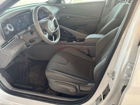 Certified 2024 Hyundai Elantra SEL w/ Convenience Package FWD image 8