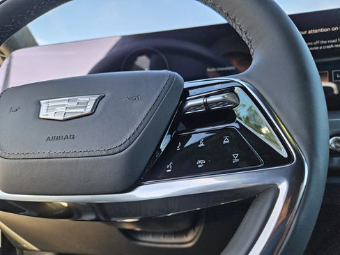 New 2026 Cadillac Vistiq Premium Luxury w/ LPO, Floor Liner Package AWD/4WD image 33