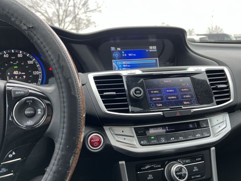 Used 2014 Honda Accord Touring image 32