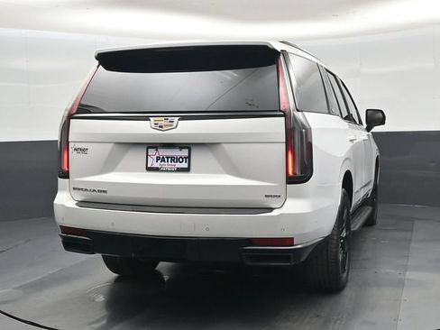 Used 2021 Cadillac Escalade Sport w/ LPO, Illumination Package AWD/4WD image 2