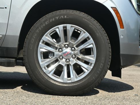 Used 2025 GMC Yukon Denali AWD/4WD image 13