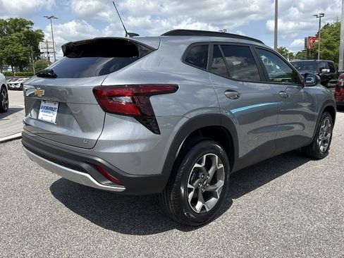 New 2026 Chevrolet Trax LT FWD image 3