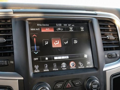 Used 2015 RAM 1500 Big Horn image 31