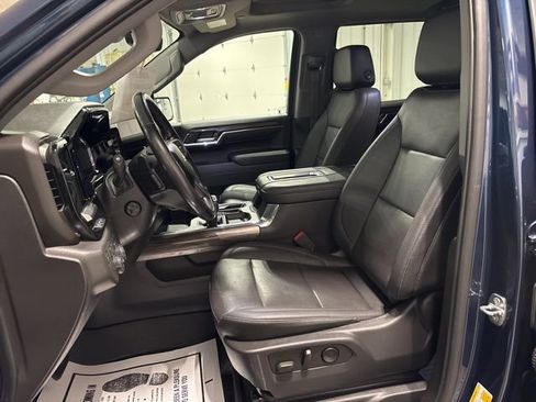 Used 2022 Chevrolet Silverado 1500 LTZ w/ LTZ Premium Package AWD/4WD image 17