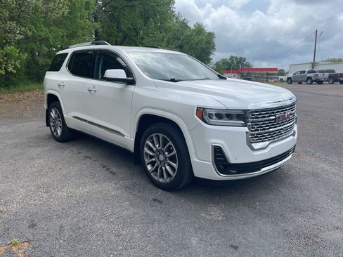 Used 2023 GMC Acadia Denali w/ Denali Ultimate Package FWD image 7