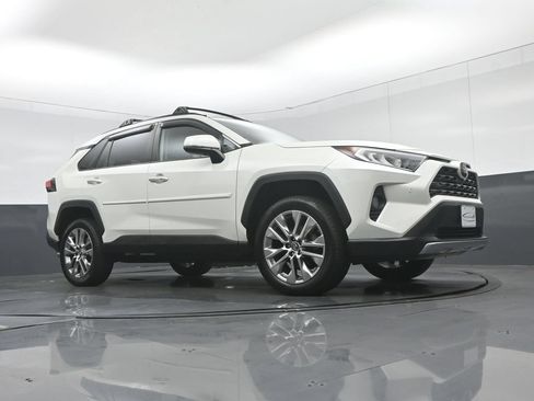 Used 2019 Toyota RAV4 Limited w/ Carpet Mat Package AWD/4WD image 54