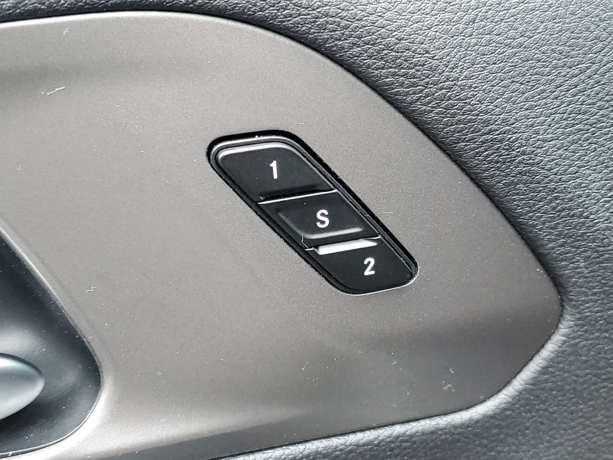 Used 2025 Chrysler Pacifica Select FWD image 25