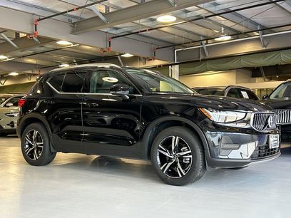 Certified 2025 Volvo XC40 B5 Core