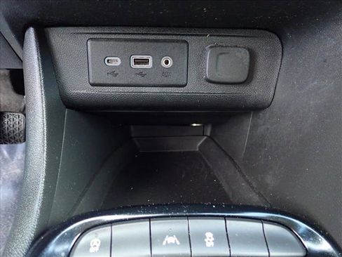 Used 2023 Buick Encore GX Preferred w/ Cold Weather Comfort Package FWD image 22