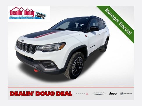 Used 2024 Jeep Compass Trailhawk AWD/4WD image 1