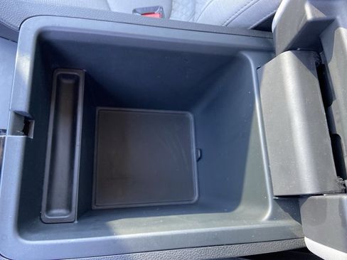 Used 2023 Honda Pilot LX image 42