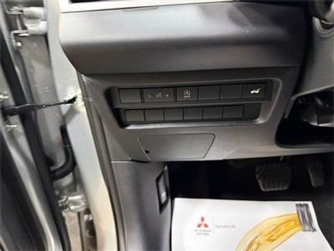 New 2026 Mitsubishi Outlander SE image 28