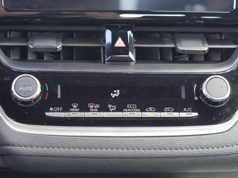 Certified 2025 Toyota Corolla SE w/ Convenience Package FWD image 23