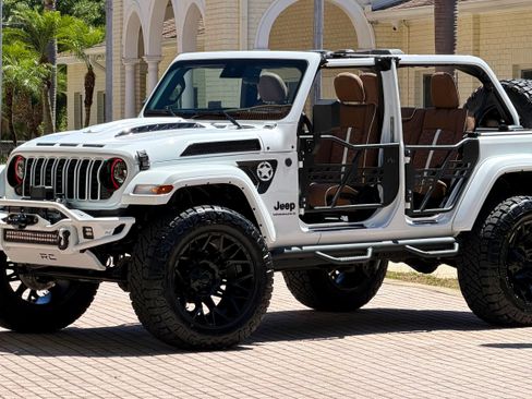 Used 2025 Jeep Wrangler Unlimited Sport AWD/4WD image 12