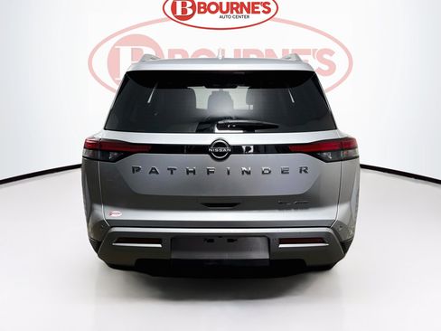 Used 2024 Nissan Pathfinder SL AWD/4WD image 9