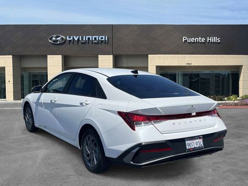 Certified 2024 Hyundai Elantra SEL FWD image 4