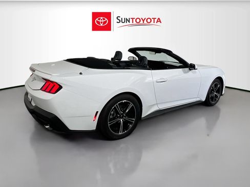 Used 2025 Ford Mustang Premium RWD image 38