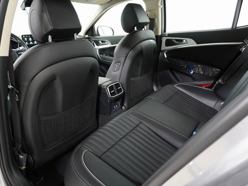 Used 2026 Genesis G70 2.5T Prestige image 28