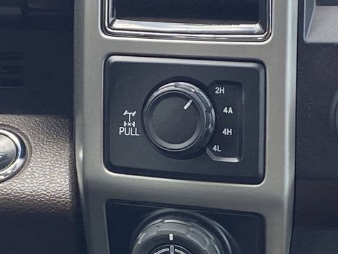 Used 2017 Ford F150 King Ranch w/ Equipment Group 601A Luxury AWD/4WD image 33