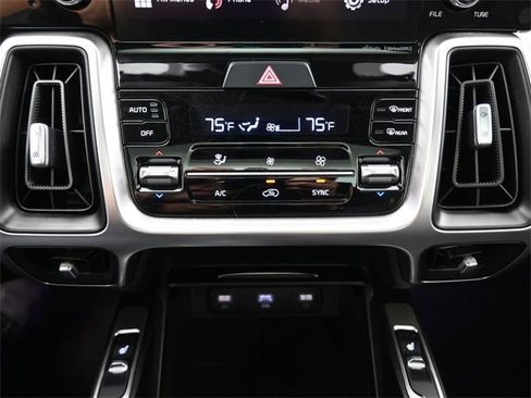 Used 2021 Kia Sorento S w/ Panoramic Sunroof Package image 6