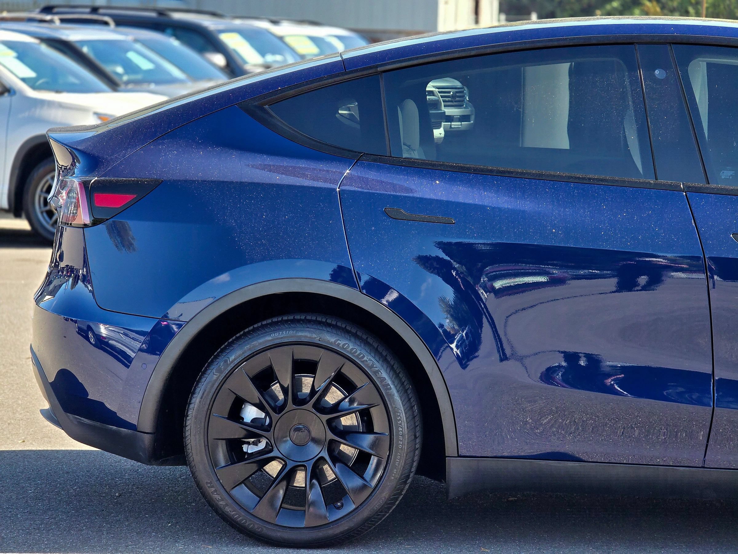 Used 2022 Tesla Model Y Long Range AWD/4WD image 13
