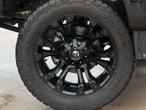 Used 2024 Ford F250 Platinum AWD/4WD image 9