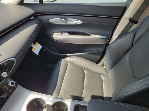 New 2026 Genesis GV70 2.5T Select AWD/4WD image 8