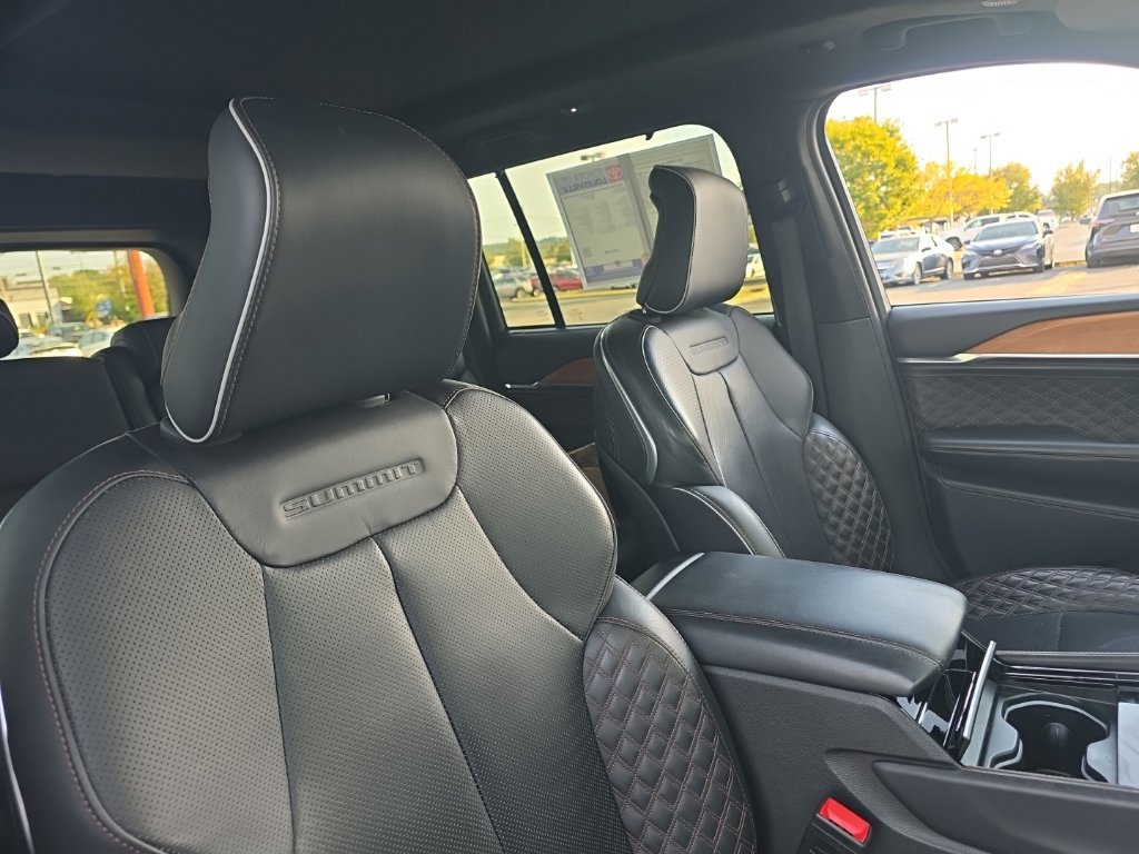 Used 2022 Jeep Grand Cherokee Summit AWD/4WD image 12