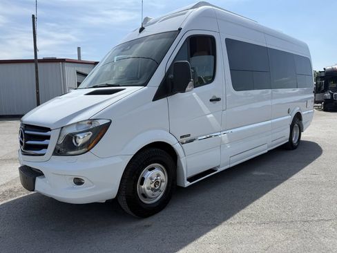 Used 2017 Mercedes-Benz Sprinter 3500 image 6
