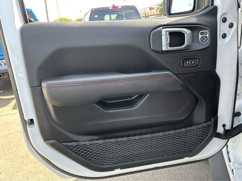 Used 2023 Jeep Wrangler Unlimited Rubicon 4xe image 15