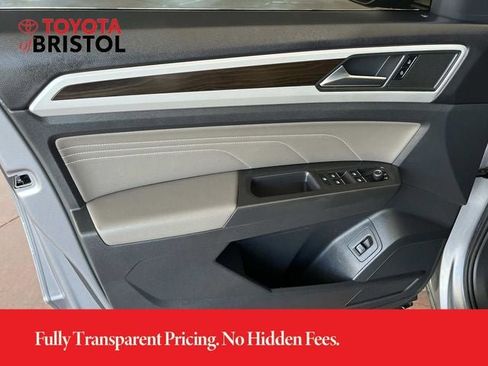 Used 2023 Volkswagen Atlas SE AWD/4WD image 25