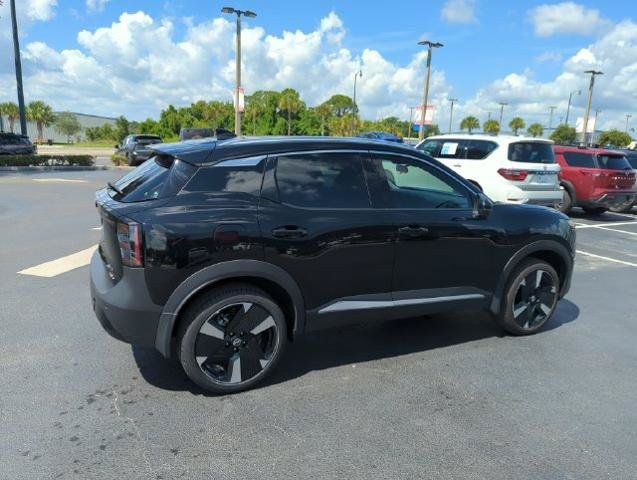 Certified 2025 Nissan Kicks SR FWD image 5
