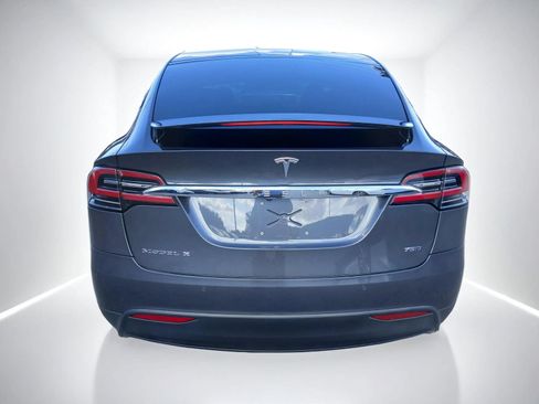 Used 2018 Tesla Model X 75D AWD/4WD image 4