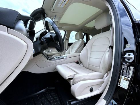 Used 2022 Mercedes-Benz GLC 300 4MATIC image 10