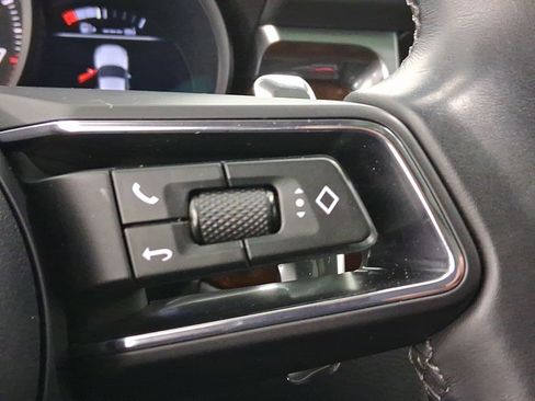 Used 2023 Porsche Macan image 17