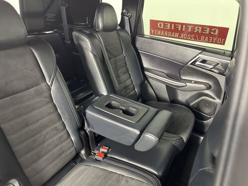 Used 2024 Mitsubishi Outlander SE image 16